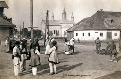 Ukrajna, Berehomet, Szent Mihály-templom., 1915, Visnyovszky Éva, első világháború, népviselet, Fortepan #116278