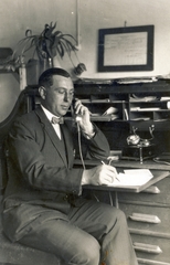 1930, Szabó Csaba, portrait, telephone, man, writing cabinet, Fortepan #116546