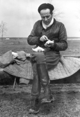 1957, Vojnich Pál, meal, quilted coat, Bilgerie boots, Fortepan #116611