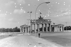 Germany, Berlin, Kelet-Berlin, Brandenburgi kapu., 1965, Fortepan, monument, GDR, East-Berlin, Neoclassical architecture, Carl Gotthard Langhans-design, Fortepan #11669