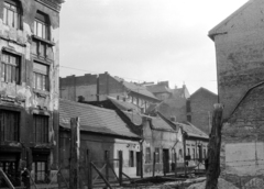 Magyarország, Budapest VIII., Bérkocsis utca - Tolnai Lajos utca 19. üres saroktelke, szemben a Tolnai Lajos utca páros oldala., 1973, Bartók István, Polski Fiat-márka, Budapest, Fortepan #116692