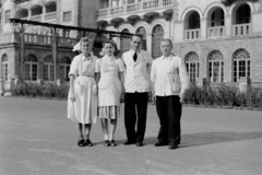 Magyarország, Lillafüred, Miskolc, Palotaszálló a park felől., 1949, Jászai Sándor, vendéglátás, csoportkép, személyzet, Fortepan #116736