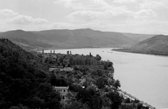 Magyarország,Dunakanyar, Visegrád, kilátás az Alsóvár lakótornyából / a Salamon-toronyból., 1951, Jászai Sándor, látkép, hegy, folyó, Fortepan #116756