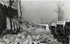 Magyarország, budai Vár, Budapest I., várfal a keleti felvezető útnál a Déli nagy rondella kaputornya és a déli kortinafal között., 1950, Horváth Márton, Budapest, várfal, Fortepan #116782