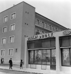 Magyarország, Budapest XXI., Csepel, Csillagtelep, Vénusz (780.) utca., 1959, FSZEK Budapest Gyűjtemény / Sándor György, Sándor György, Budapest, trafik, Közért Vállalat, Fortepan #116859