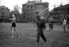 Magyarország, Budapest XIV., az Erzsébet királyné útja épületei a Mexikói út sarok közelében. A teniszpályák helyén ma a Millenniumi Földalatti Vasút remíze van., 1959, FSZEK Budapest Gyűjtemény / Sándor György, Sándor György, Budapest, tenisz, Fortepan #116939