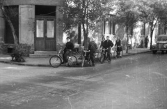 1957, FSZEK Budapest Gyűjtemény / Sándor György, Sándor György, bicycle, intersection, Fortepan #116974