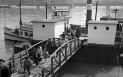 Hungary, Margit Islands, Budapest, hajókikötő, szemben az Újpesti rakpart., 1957, FSZEK Budapest Gyűjtemény / Sándor György, Sándor György, steamboat, pontoon, Fortepan #117026