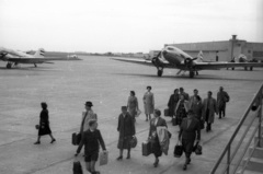 Hungary, Ferihegy (now - Ferenc Liszt) International Airport, Budapest XVIII., a MALÉV Li-2 típusú repülőgépéi., 1957, FSZEK Budapest Gyűjtemény / Sándor György, Sándor György, airplane, airport, Lisunov-brand, Budapest, Fortepan #117030