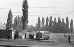 Magyarország, Budapest VIII., Nagyvárad tér, buszvégállomás., 1959, FSZEK Budapest Gyűjtemény / Sándor György, Sándor György, autóbusz, MÁVAG-márka, MÁVAG Tr5, Budapest, Fortepan #117055