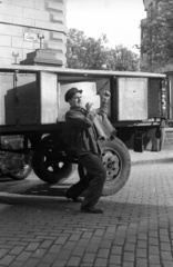 Magyarország, Budapest XII., Csaba utca 3., Krisztina körút sarok., 1957, FSZEK Budapest Gyűjtemény / Sándor György, Sándor György, jégszállítás, Budapest, kihalt mesterség, Fortepan #117083