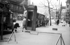 Magyarország, Budapest V., Szabad sajtó út, szemben a lerombolt Erzsébet híd pesti hídfőjének kapuzata, jobbra a Belvárosi-templom., 1959, FSZEK Budapest Gyűjtemény / Sándor György, Sándor György, Budapest, Fortepan #117086