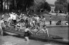 Magyarország, Budapest III., Római part., 1958, FSZEK Budapest Gyűjtemény / Sándor György, Sándor György, kielboot, Budapest, Fortepan #117111