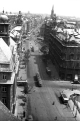 Magyarország, Budapest V., kilátás a felállványozott Belvárosi templom déli tornyából a Szabad sajtó út és a Ferenciek tere (Felszabadulás tér) felé., 1958, FSZEK Budapest Gyűjtemény / Sándor György, Sándor György, Budapest, utcakép, madártávlat, Fortepan #117169