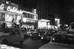 Franciaország, Párizs, Boulevard de Clichy a Rue Coustou felé nézve., 1967, Aradi Péter, Szenczi Mária, neonreklám, éjszaka, Fortepan #117226