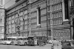 Olaszország, Firenze, Piazza del Duomo, szemben a Dóm., 1965, Aradi Péter, Szenczi Mária, Fortepan #117261