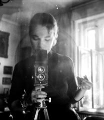 1956, Aradi Péter, Szenczi Mária, camera, photography, Rollei Rolleiflex, reflection, mirror, self-portrait, Fortepan #117397