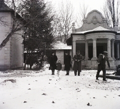 Magyarország, Balatonföldvár, Rákóczi utca 27., Korbuly Károly villája.(később a Landler Jenő MÁV Járműjavító Üzem üdülője, majd SZOT munkásszálló, ma magántulajdon)., 1935, Korbuly, Fortepan #117606