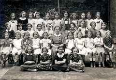 1930, Hegedűs Tibor dr, class photo, tableau, gymnastic mat, cross-legged sitting, arms crossed over the chest, Fortepan #117734