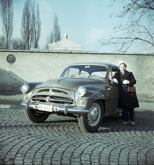 Magyarország, Budapest XI.,Budapest XII., Érdi út a Farkasréti temető felső bejárata előtt a mai Márton Áron térnél., 1958, Glázer Attila, Skoda-márka, Skoda Octavia, rendszám, Budapest, színes, képarány: négyzetes, Fortepan #117961