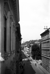 Ausztria, Graz, kilátás a Mandelstrasse 26-28. számú ház egyik ablakából. Háttérben a Schlossberg az óratotonnyal (Uhrturm)., 1937, Kozma Endre, Fortepan #118057