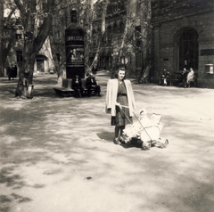 Hungary, Budapest II., Frankel Leó út 25-29., a Lukács Gyógyfürdő parkja., 1948, Kőrössy Szabolcs, baby carriage, Budapest, Fortepan #118084