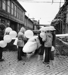 Magyarország, Budapest XXI., Csepel Vas- és Fémművek, MHSZ Gyermeknap a Nemzetközi Gyermekév tiszteletére., 1979, MHSZ, léggömb, vitorlázó repülőgép, SZD-márka, SZD-30 Pirat, Budapest, Fortepan #118263