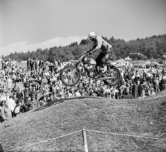 Magyarország, Budaörs, Farkashegy, a Magyar Honvédelmi Sportszövetség Központi Motoros Klubjának nemzetközi motocross versenye., 1967, MHSZ, motorkerékpár, CZ-márka, motorverseny, motokrossz, Fortepan #118288