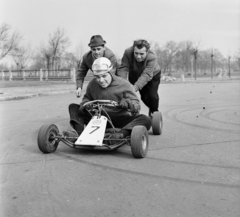 Magyarország, Népliget, Budapest X., Marjai Tamás a Szigethalmi Vasas mozgássérült gokart versenyzője., 1965, MHSZ, gokart, Budapest, Fortepan #118372