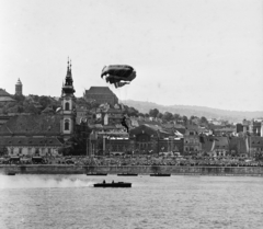 Magyarország, Budapest I., augusztus 20-i vízi- és légiparádé a Dunán, szemben a Bem rakpart és a Batthyány tér., 1978, MHSZ, Budapest, Fortepan #118454