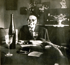 1940, Gál Mihály, sculpture, card game, interior, glass, cabinet, skull and crossbones, Fortepan #118533