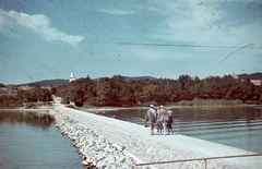 Magyarország, Balatongyörök, móló, szemben a Szent Mihály-templom tornya látszik., 1942, Széman György, színes, gát, horgászbot, Fortepan #118621