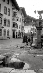 Ausztria, Matrei am Brenner, Brenner Strasse, jobbra a Florianbrunnen., 1937, Széman György, Fortepan #118644