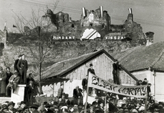 Slovakia, Fiľakovo, a vár az ulica Hlavná (Fő utca) felől nézve. A felvétel a magyar csapatok bevonulása idején készült., 1938, Uj Nemzedék napilap, territorial gain, crest, Nicolaus Horthy-portrayal, Fortepan #118683