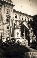 Magyarország, Pécs, Szigeti út, Magyar Királyi Zrinyi Miklós Reáliskolai Nevelőintézet., 1936, Zsilinszky Sándor, zászló, emlékmű, Fortepan #118893