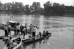 Magyarország, Budapest XIII., Népsziget, az Újpesti-öböl túlpartján a Gheorghiu Dej Hajógyár (később Magyar Hajó- és Darugyár)., 1958, FSZEK Budapest Gyűjtemény / Sándor György, Sándor György, hajó, rendőr, csónak, evezés, vízirendészet, Budapest, Fortepan #118988