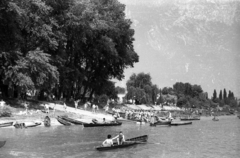 Magyarország, Budapest III., Római part a Szent János utcánál., 1958, FSZEK Budapest Gyűjtemény / Sándor György, Sándor György, kajak, motorcsónak, evezés, Budapest, Fortepan #118991