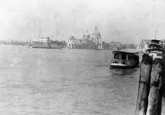 Olaszország, Velence, szemben a Vámház és a Santa Maria della Salute fogadalmi templom., 1927, Kurutz Márton, hajó, Bazilika, barokk-stílus, katolikus, kupola, Baldassare Longhena-terv, Fortepan #11918