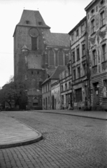 Lengyelország, Toruń, ulica Żeglarska, Keresztelő Szent János és Szent János Evangélista-templom., 1946, Bogdan Celichowski, templom, Bazilika, katolikus, gótika, székesegyház, tégla-gótika, csúcsív, Fortepan #119206