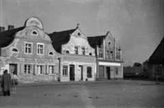 Lengyelország, Rydzyna, Rynek, a város főtere., 1947, Bogdan Celichowski, lakóház, ház, utcakép, Fortepan #119236