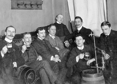 1915, Kurutz Márton, smoking, tableau, men, drinking, beer, jar, beer keg, Fortepan #11943