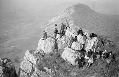 Hungary, Pilis Mountains, Kétágú-hegy., 1932, Nagy Zita, excursion, tableau, view, rock, Mountaineering, sitting on a rock, Fortepan #11973