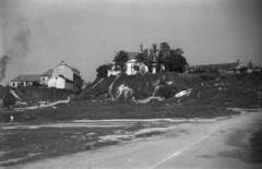 Poland, Lublin, a mai Targowisko piac területe az ulica Ruska mellett, szemben a Csütörtök-dombi Szent Miklós templom, kissé balra a IV. számú Stefania Sempołowska Líceum., 1948, Bogdan Celichowski, church, Fortepan #119782