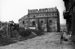 Poland, Przemyśl, ulica Walowa a plac Rybi felé nézve, szemben az Öreg Zsinagóga., 1947, Bogdan Celichowski, monument, street view, kids, Fortepan #119816