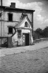 Poland, Przemyśl, plac Konstytucji 3 Maja, a bencés kolostor és Szentháromság-templom kertjének kapuja., 1947, Bogdan Celichowski, monument, Fortepan #119818