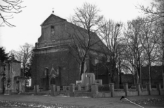 Poland, Otorowo, ulica Szamotulska, Mindenszentek-templom., 1947, Bogdan Celichowski, church, church clock, Fortepan #119839