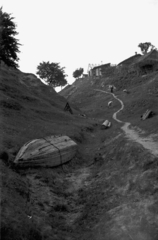 Poland, 1947, Bogdan Celichowski, boat, hillside, path, Fortepan #119861