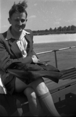 Poland, 1947, Bogdan Celichowski, gentleman, smile, sitting, jacket, Fortepan #119863