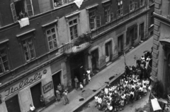 Magyarország, Budapest VIII., Kőfaragó utca a Gyulai Pál utcánál., 1958, Kurutz Márton, Budapest, körmenet, Fortepan #11987