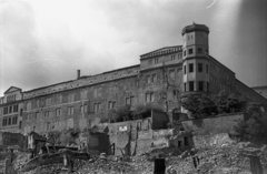 Poland, Szczecin, a Pomerániai Hercegség Vára az ulica Syreny (később Panieńska) felől., 1947, Bogdan Celichowski, monument, war damage, damaged building, Fortepan #119899